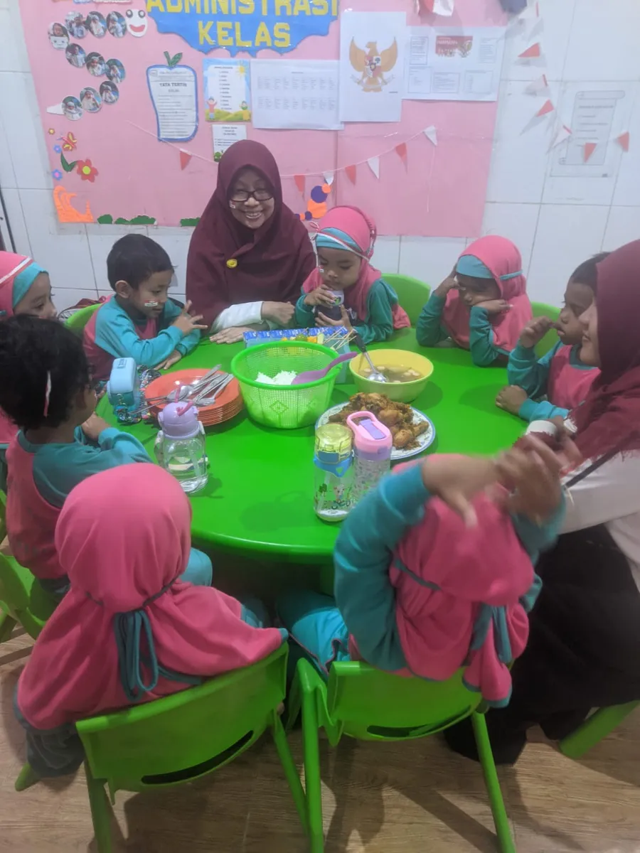 Adab Makan Bersama